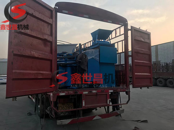 山東萊州60型單軸撕碎機發(fā)貨現場